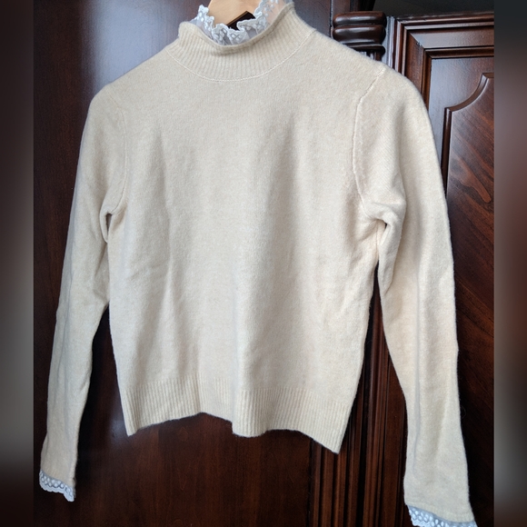 NWT Zara Cream knit with lace trim. - Picture 3 of 7